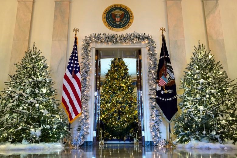 تصاویر | سلیقه ملانیا ترامپ برای تزئین کریسمسی کاخ سفید 